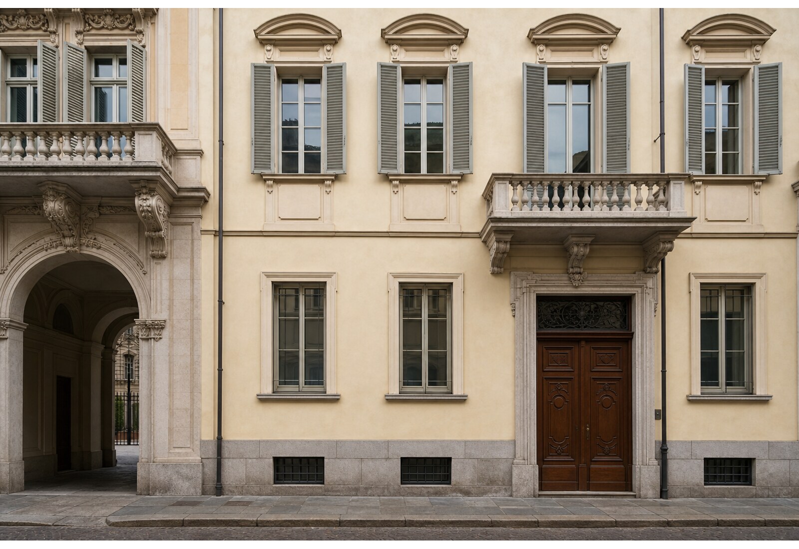 Facciate: finiture decorative applicate a mano